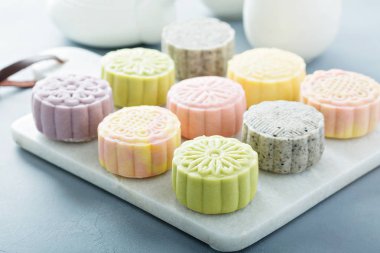 Kar cilt tatlı ve iştah açıcı geleneksel Çin mooncakes