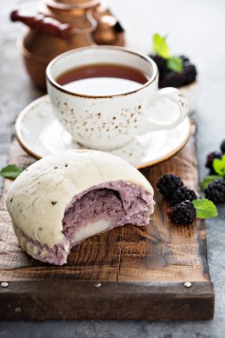 Pirinç ve mor yum topuz