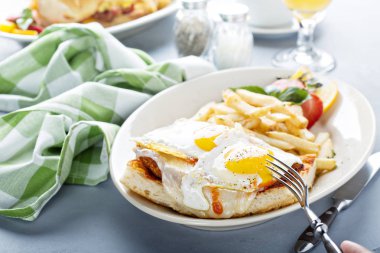 Yumurtalı sandviç kadar güneşli tarafı