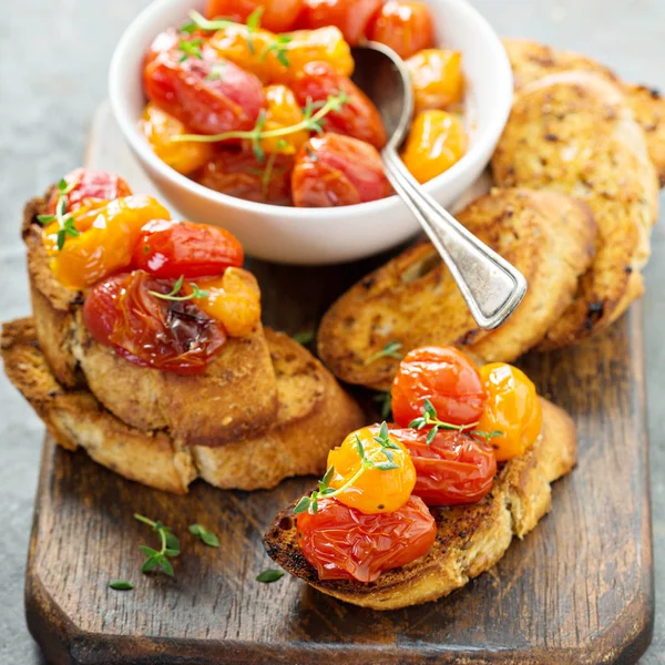 Bruschetta z pieczonych pomidorów — Zdjęcie stockowe