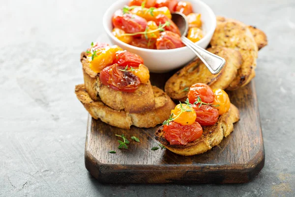 Közlenmiş Domates bruschetta