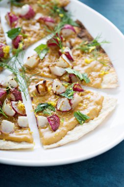 Gözleme veya pizza ile kavrulmuş turp