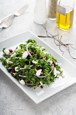 Kızılcık ve beyaz lahana salatası