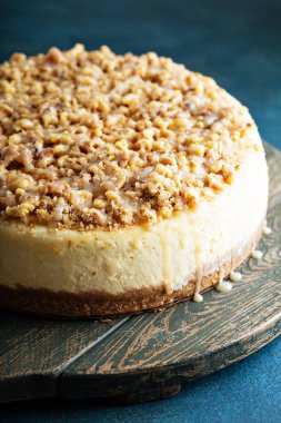 Cevizli karamelli cheesecake