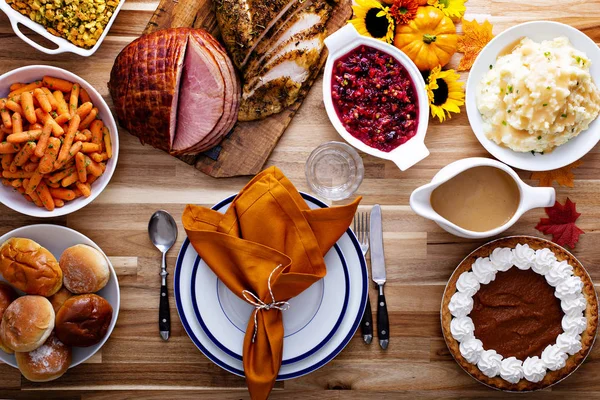 Thanksgiving table with turkey and sides — Stock Photo, Image