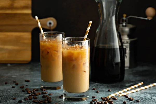 Café helado de cerveza fría en vasos altos — Foto de Stock