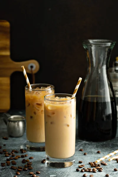 Café helado de cerveza fría en vasos altos — Foto de Stock