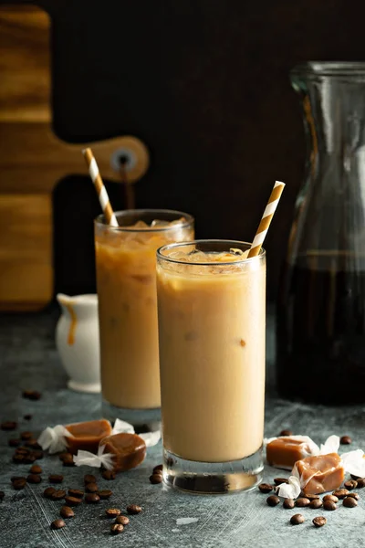 Zimno napar mrożona kawa w wysokich szklankach — Zdjęcie stockowe