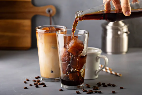 Eiskaffee in hohen Gläsern — Stockfoto