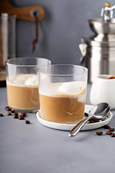 Kaffe affogato med vaniljglass — Stockfoto