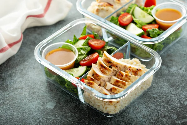 Meal prep containers with grilled chicken — Stock Photo, Image