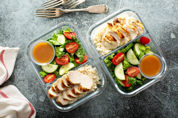 Meal prep containers with grilled chicken — Stock Photo, Image