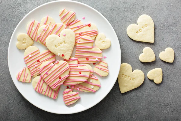 Biscoitos em forma de coração para dia dos namorados — Fotografia de Stock