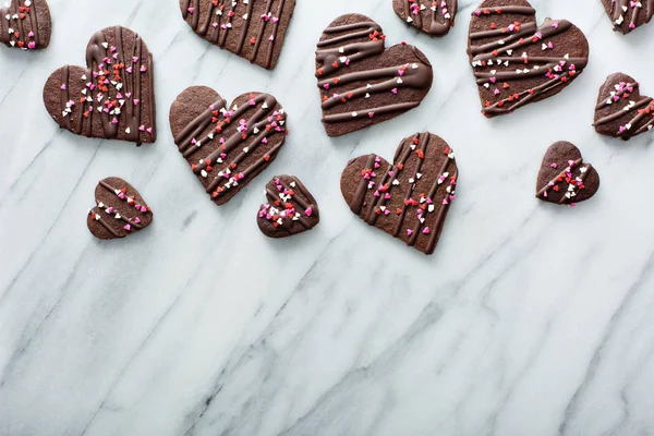 Cookies van de harten van de chocolade voor Valentines day — Stockfoto