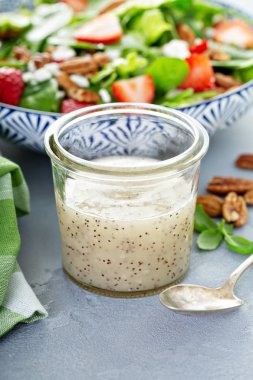 Ev yapımı haşhaş salata sosu