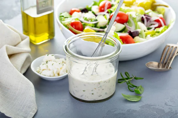 Zelfgemaakte ranch dressing met feta — Stockfoto