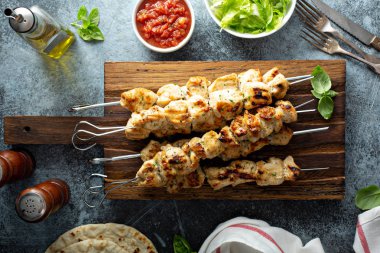 Tavuk kebap tahtası