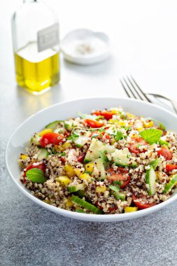 Taze Quinoa Tabbouleh salata