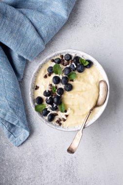 Muz ananas tropikal smoothie kase