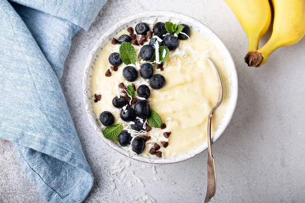 Banane schöne Sahne oder Smoothie — Stockfoto