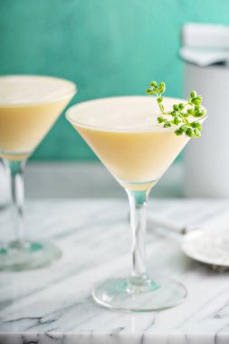 Ananas yumurta beyaz Fizz