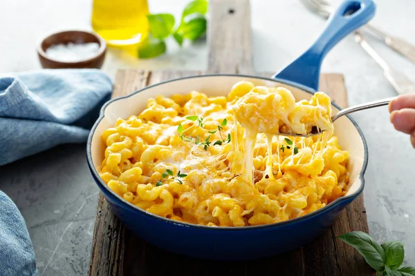 Baked mac and cheese — Stock Photo, Image