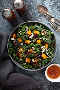 Lahana ve butternut kabak ile Sonbahar salatası