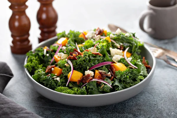 Fall salad with kale and butternut squash — Stock Photo, Image
