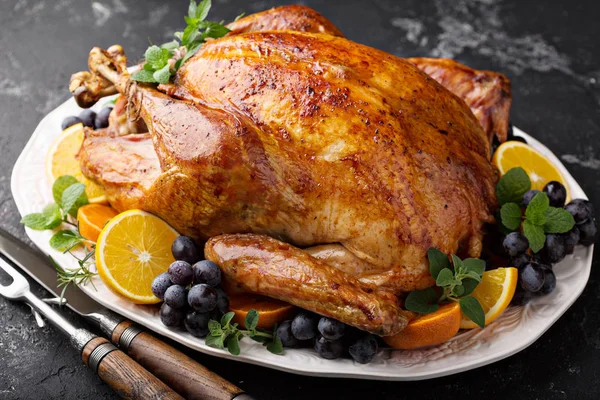 Whole roasted turkey for Thanksgiving — Stock Photo, Image