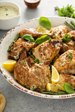Limonlu sarımsaklı tavuk.
