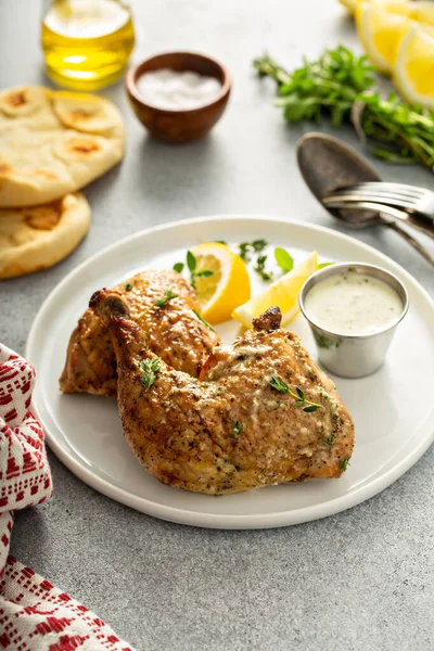 Zitronenkraut Knoblauch gebratenes Huhn — Stockfoto