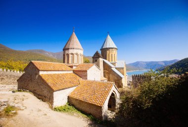 Ananuri kale kilise Gölü, Georgia ülke banka ile