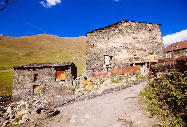 Pueblo Ushguli Con Torres Antiguas Típicas Patrimonio Unesco Región Svaneti —  Fotos de Stock