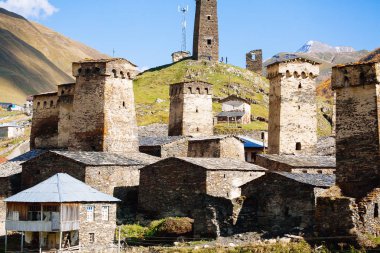 Ushguli Köyü ile tipik eski kuleler, Unesco miras, Svaneti bölgesi, Georgia