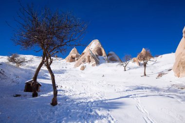 Valley nefes kesen manzarası kış sezonu, Cappadocia milli park, Türkiye