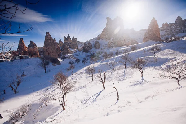 Valley nefes kesen manzarası kış sezonu, Cappadocia milli park, Türkiye