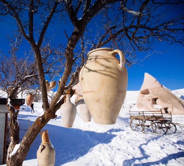 Lera Kannor Hängande Linje Vintersäsongen Cappadocia Nationalpark Turkiet — Stockfoto