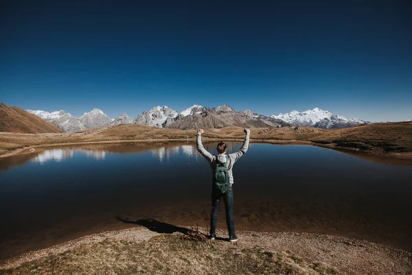 Lifestyle Aventure Succès Concept Gagnant Montagne Plein Air Près Lac — Photo