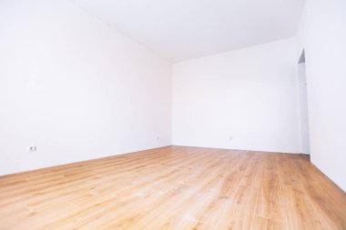 Beyaz boş İskandinav odası iç ahşap zemin ve duvarlar ile fotoğraf. Ev nordic iç.