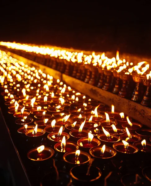 Many Candle Flames Glowing Dark Shallow Depth Field — Stock Photo, Image