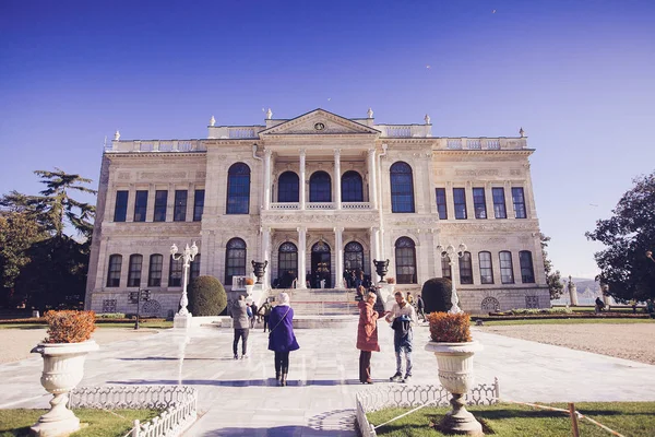 Palacio Dolmabahce Distrito Besiktas Costa Europea Del Bósforo Estambul Turquía — Foto de Stock