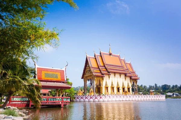 中岛苏梅岛，泰国佛教寺庙. — 图库照片