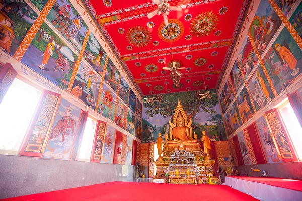 Buddhistiska tempel på ön koh samui, thailand. — Stockfoto