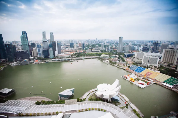 SINGAPUR - 20 de enero de 2014: Paisaje urbano de Singapur. Cielo —  Fotos de Stock