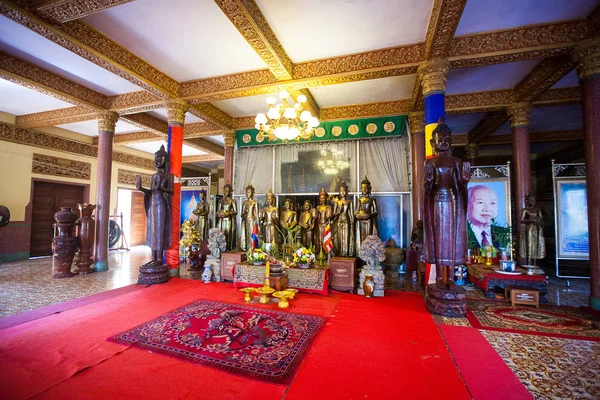 Ounalom templo contém um pêlo da sobrancelha de Buda. Cambojaounalom Świątynia zawiera włosów brwi Buddy. Kambodża — Zdjęcie stockowe