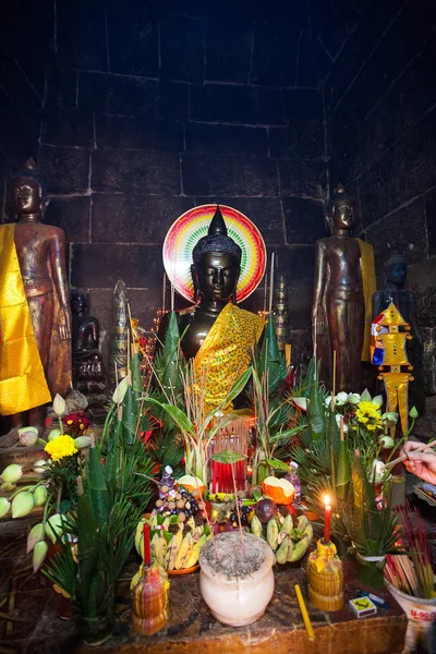 Temple OunaLom contient un poil de sourcil de Bouddha. Cambodge — Photo