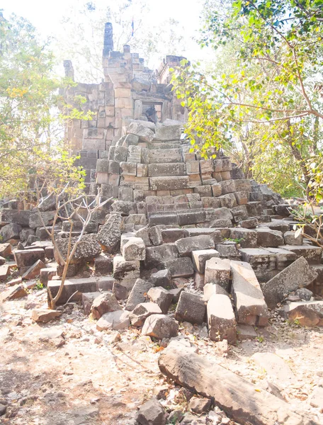 Храм ВАТ ЕК відділяють поблизу залишає місто Камбоджі — стокове фото