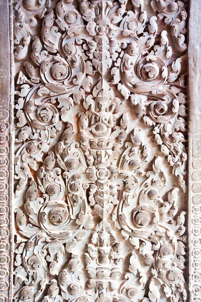 Sten carving, alla runt på väggen vid Angkor Wat. — Stockfoto