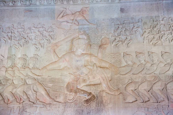 Stone Carving, tutto intorno al muro di Angkor wat . — Foto Stock