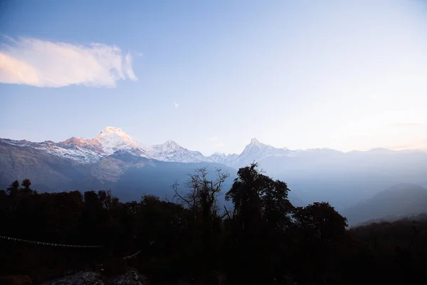 Annapurna oblasti hor v Nepálu Himálaje — Stock fotografie